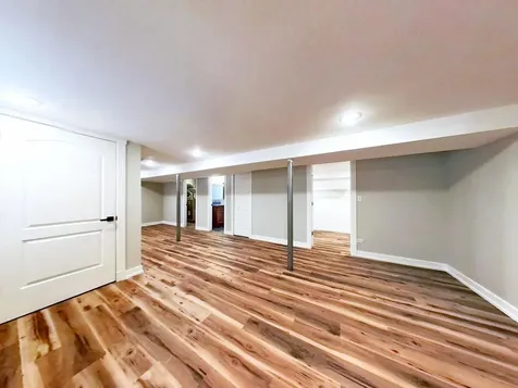 8039 South Campbell Avenue Chicago IL 60652
