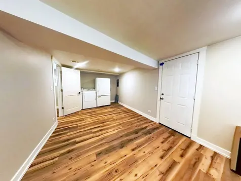 8039 South Campbell Avenue Chicago IL 60652