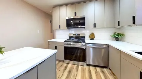 8039 South Campbell Avenue Chicago IL 60652