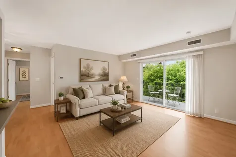 814 North River Road Mount Prospect IL 60056
