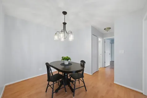 814 North River Road Mount Prospect IL 60056