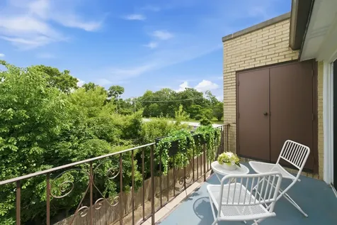 814 North River Road Mount Prospect IL 60056