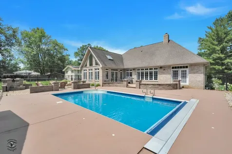 1749 Bittersweet Drive St. Anne IL 60964