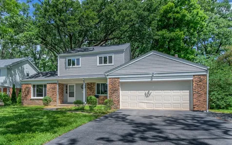 104 East Louis Avenue Lake Forest IL 60045