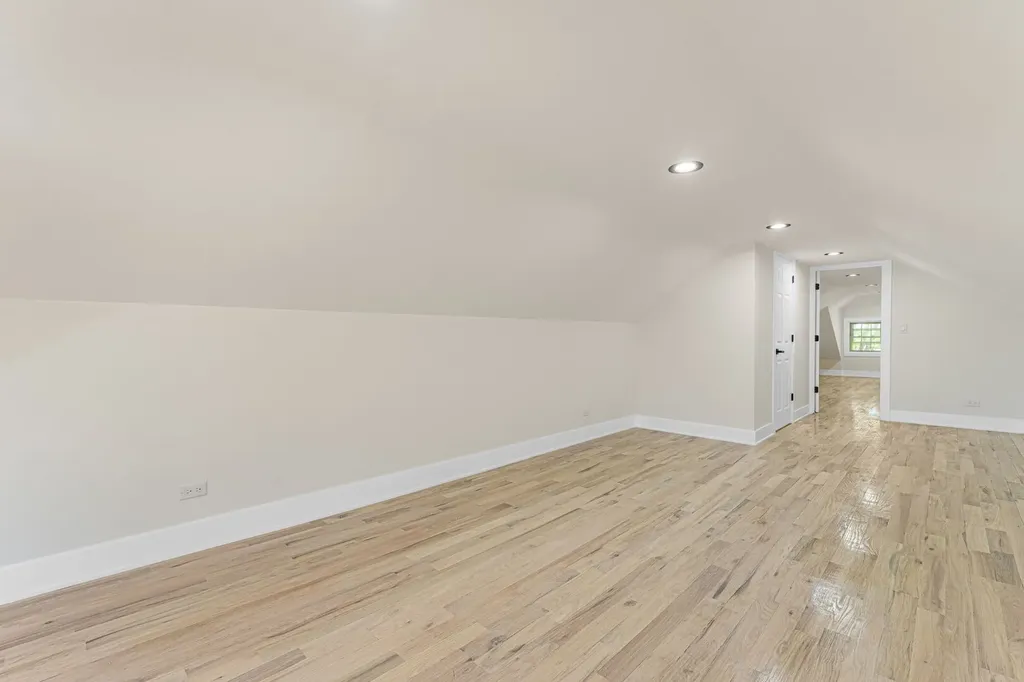 5218 West 55th Street Chicago IL 60638