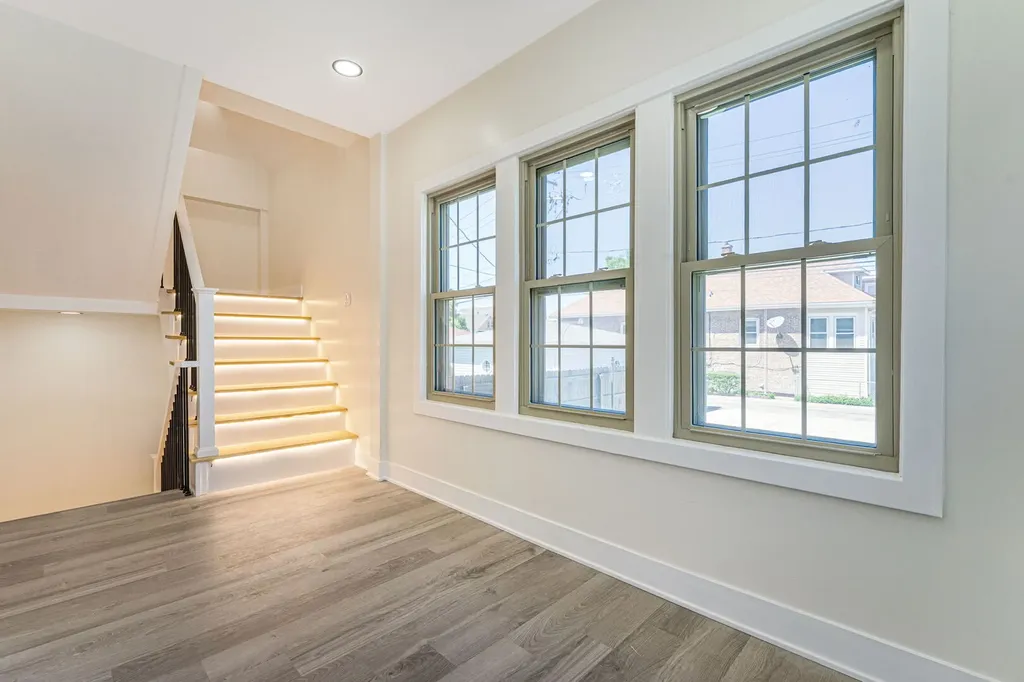 5218 West 55th Street Chicago IL 60638