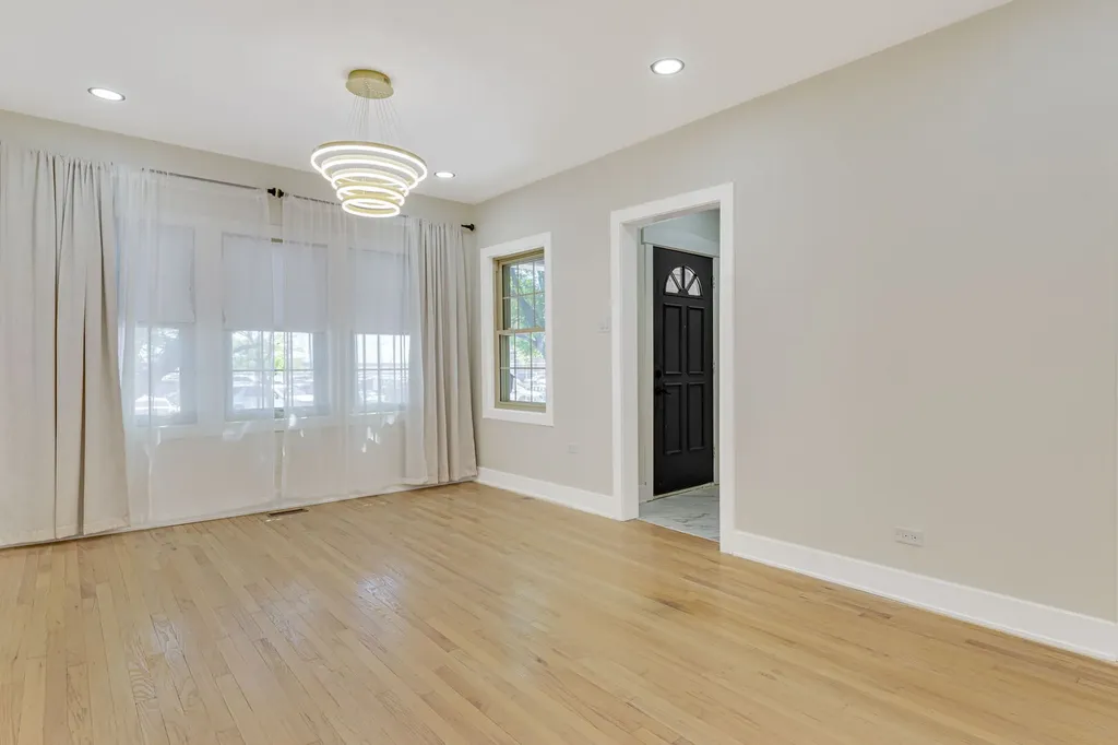 5218 West 55th Street Chicago IL 60638