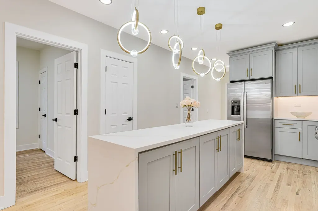5218 West 55th Street Chicago IL 60638