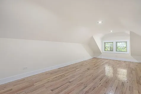 5218 West 55th Street Chicago IL 60638