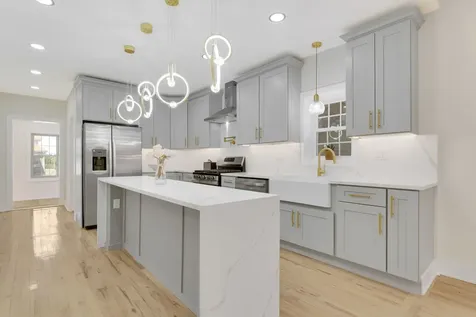 5218 West 55th Street Chicago IL 60638