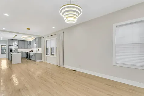 5218 West 55th Street Chicago IL 60638