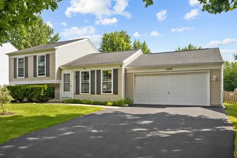 1549 Sawgrass Court Elgin IL 60123