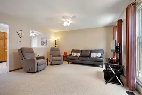 1549 Sawgrass Court Elgin IL 60123