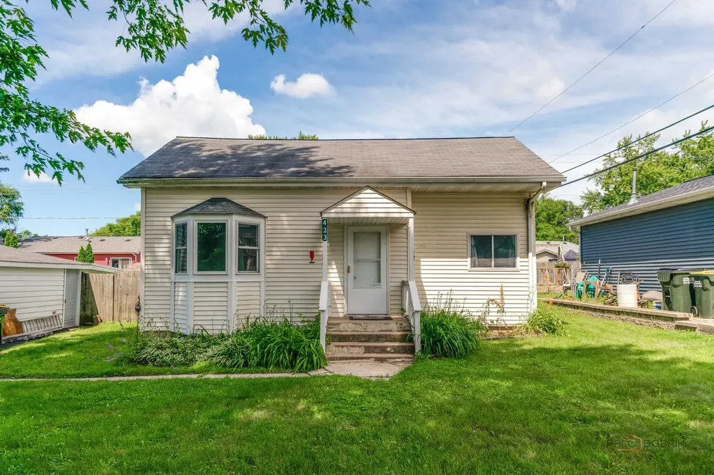 423 Lily Lane Lakemoor IL 60051