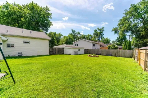 423 Lily Lane Lakemoor IL 60051