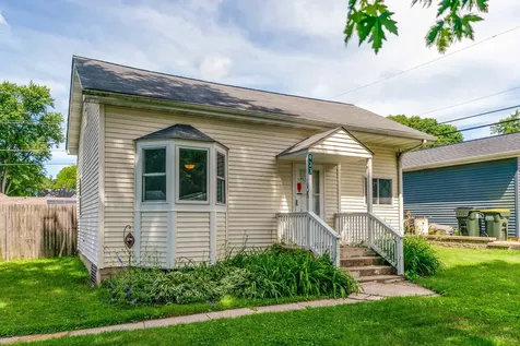 423 Lily Lane Lakemoor IL 60051