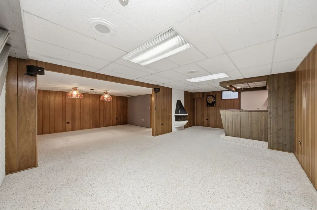 1065 Barneswood Drive Downers Grove IL 60515