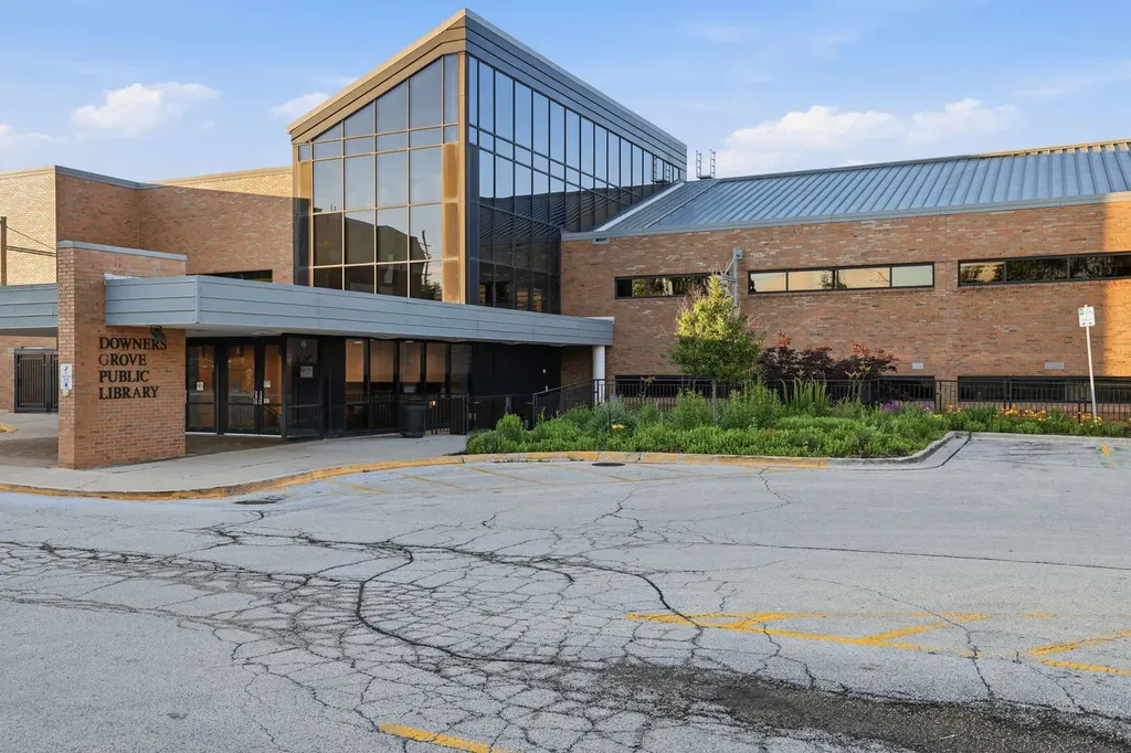 1065 Barneswood Drive Downers Grove IL 60515