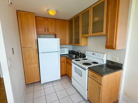 6171 North Sheridan Road Chicago IL 60660