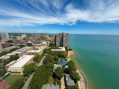 6171 North Sheridan Road Chicago IL 60660