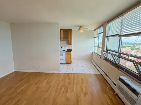 6171 North Sheridan Road Chicago IL 60660