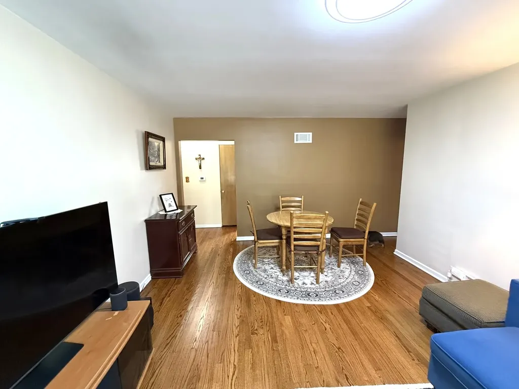 5224 Wolf Road Western Springs IL 60558
