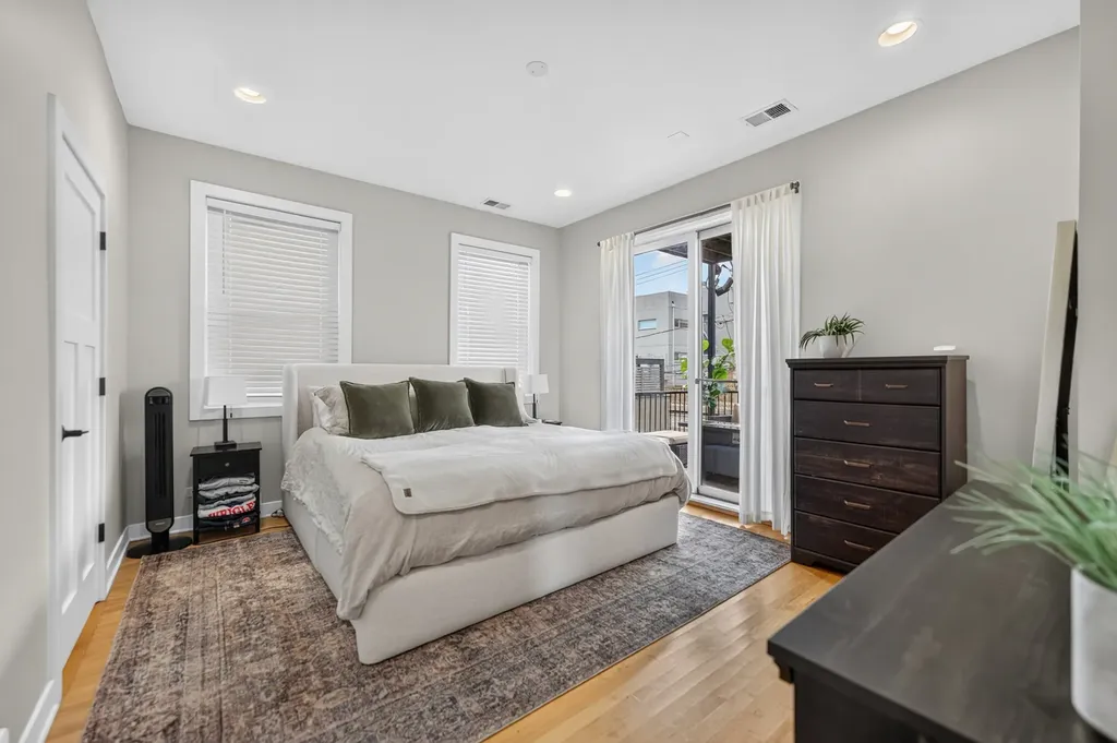 1022 North Wood Street Chicago IL 60622