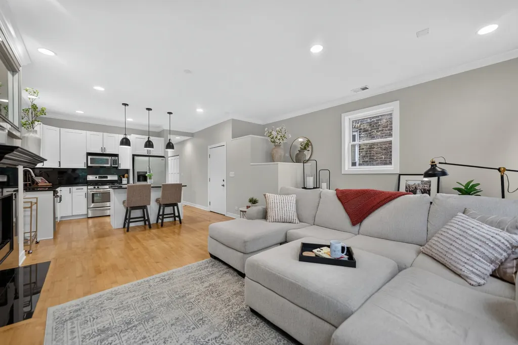 1022 North Wood Street Chicago IL 60622