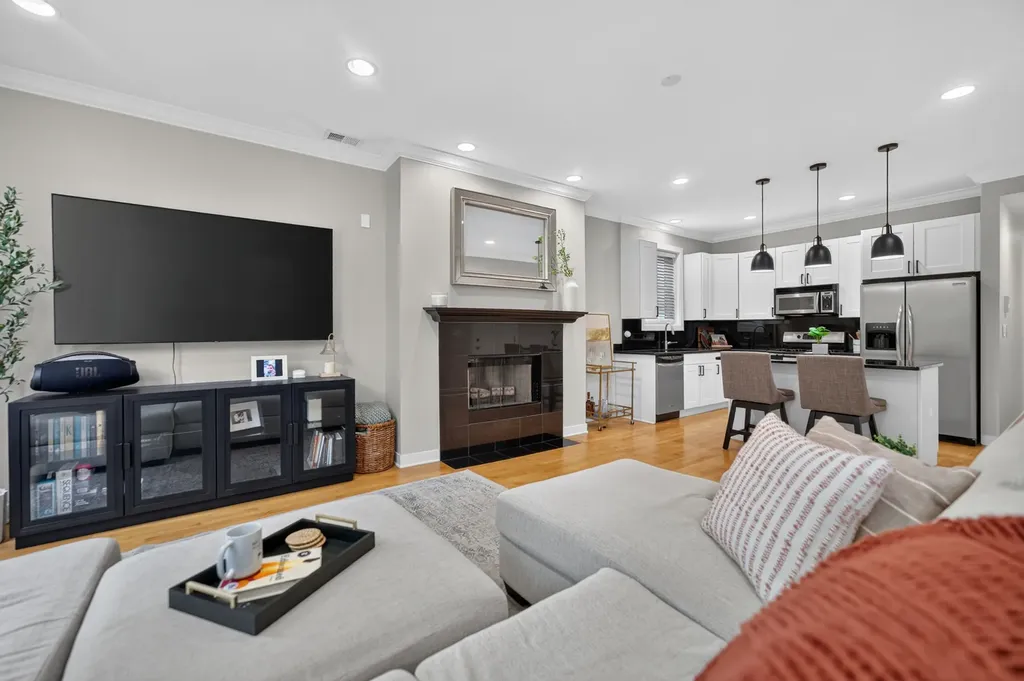 1022 North Wood Street Chicago IL 60622