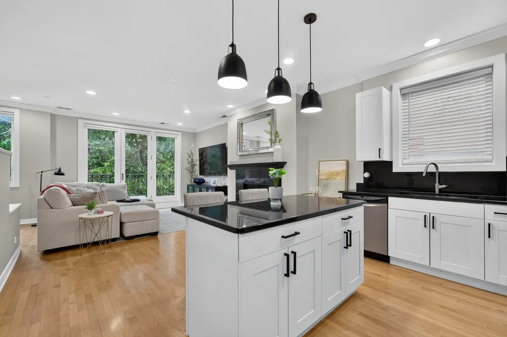1022 North Wood Street Chicago IL 60622