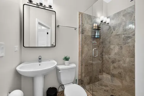1022 North Wood Street Chicago IL 60622