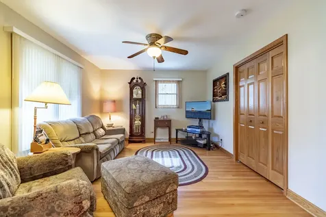 18622 Burnham Avenue Lansing IL 60438