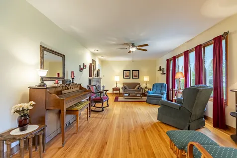 18622 Burnham Avenue Lansing IL 60438