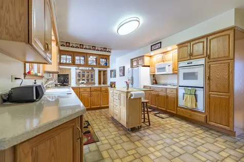 18622 Burnham Avenue Lansing IL 60438