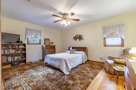 18622 Burnham Avenue Lansing IL 60438