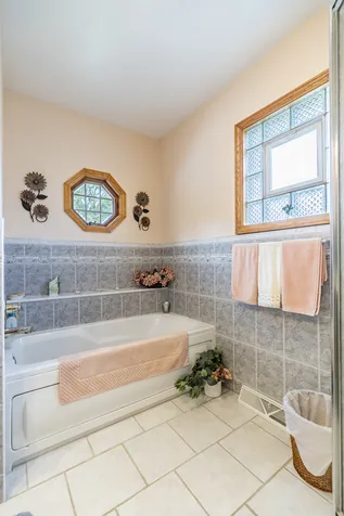 18622 Burnham Avenue Lansing IL 60438