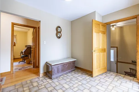18622 Burnham Avenue Lansing IL 60438