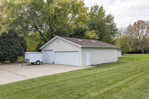 18622 Burnham Avenue Lansing IL 60438