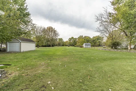 18622 Burnham Avenue Lansing IL 60438