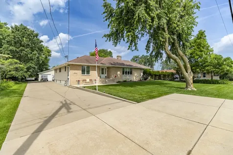 18622 Burnham Avenue Lansing IL 60438