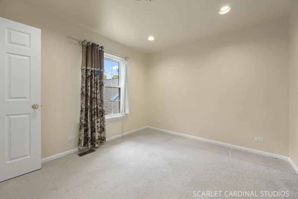 1602 Astor Avenue Oakbrook Terrace IL 60181