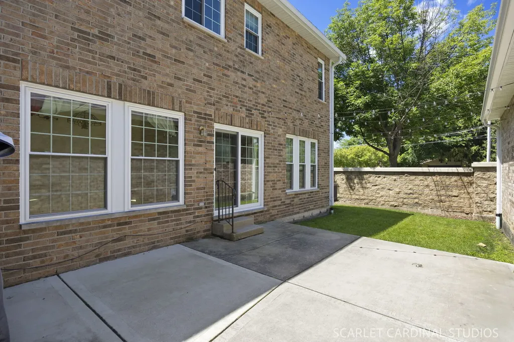 1602 Astor Avenue Oakbrook Terrace IL 60181