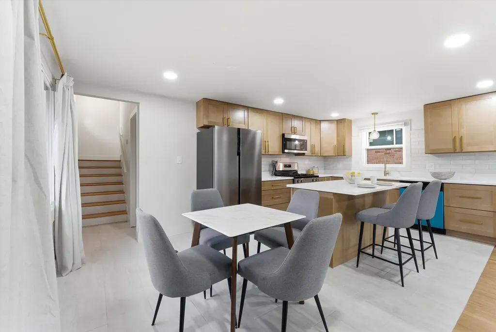 11635 South Bishop Street Chicago IL 60643