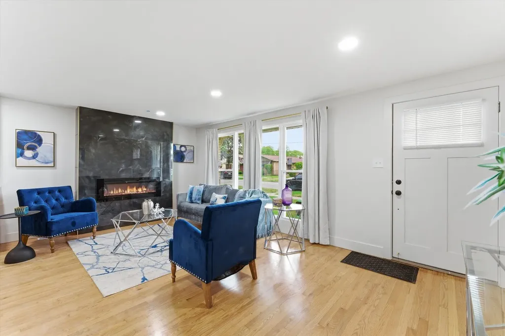 11635 South Bishop Street Chicago IL 60643