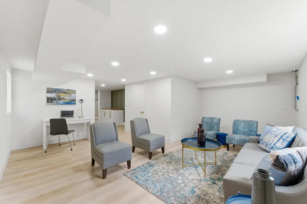 11635 South Bishop Street Chicago IL 60643