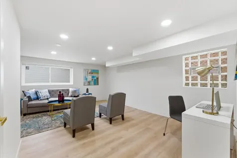 11635 South Bishop Street Chicago IL 60643