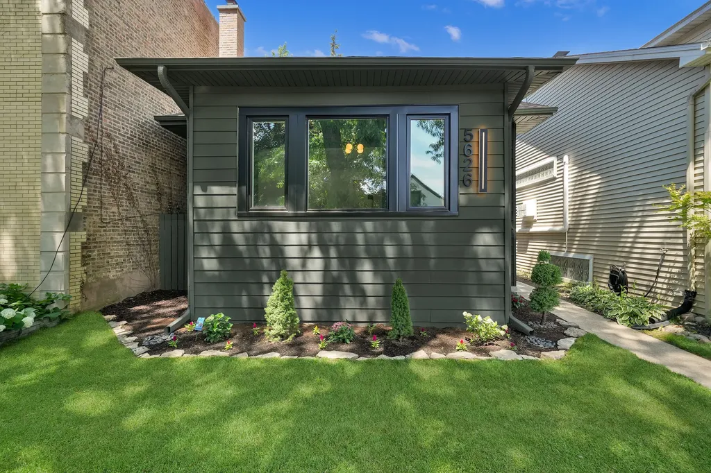 5626 North Miltimore Avenue Chicago IL 60646