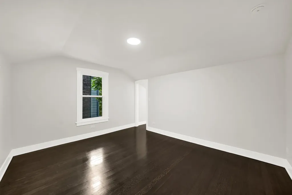 5626 North Miltimore Avenue Chicago IL 60646