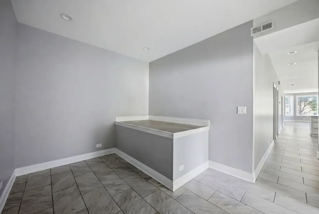 4513 West West End Avenue Chicago IL 60624
