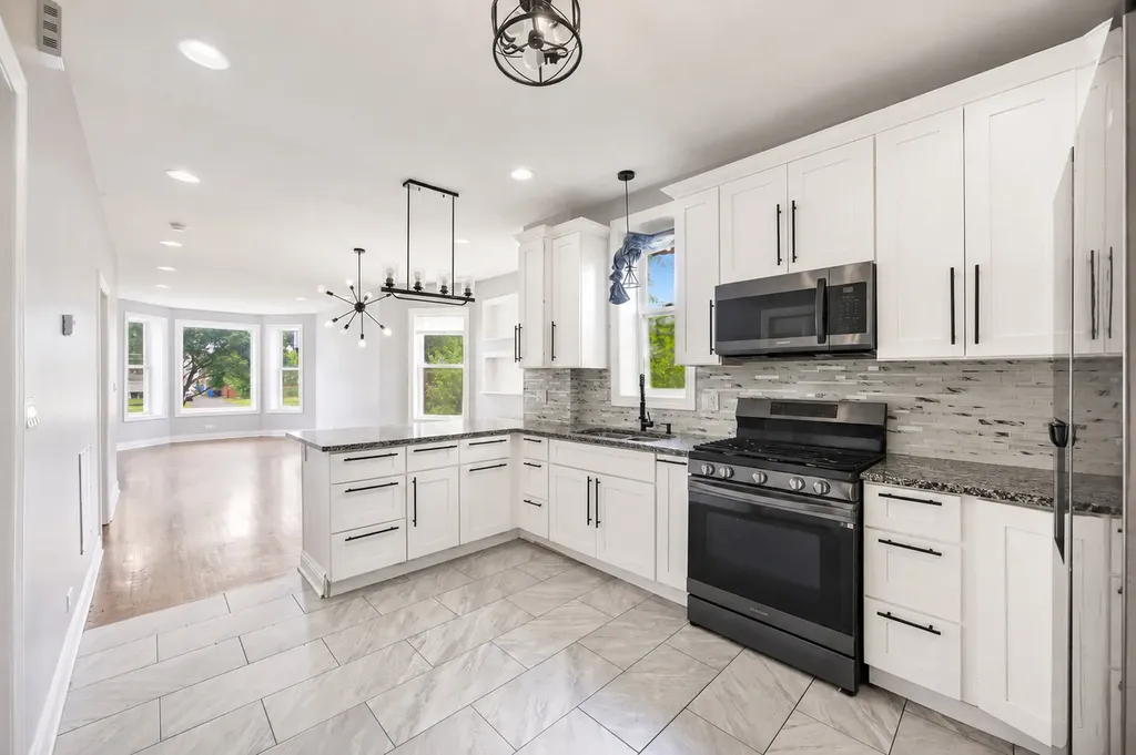 4513 West West End Avenue Chicago IL 60624